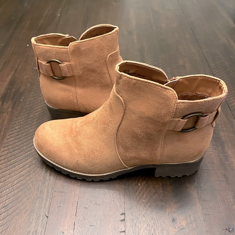 SUGAR Women’s Brown Ankle Boots Size 8 Wide
